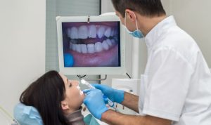 Memahami Pentingnya Alat-alat yang Harus Dimiliki Klinik Gigi