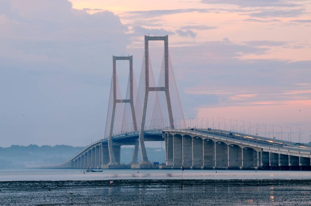Jembatan Suramadu